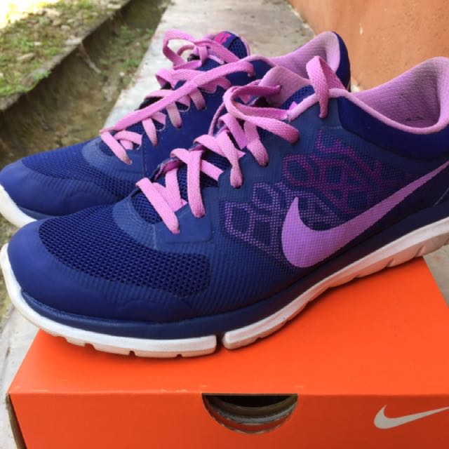 Nike Women Shoes, Women's Fashion, Footwear, Sneakers on Carousell