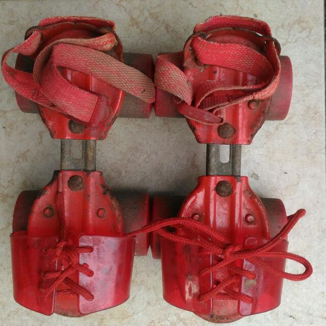 Sepatu Roda 4 Classic Red Colour Antik Lainnya Di Carousell