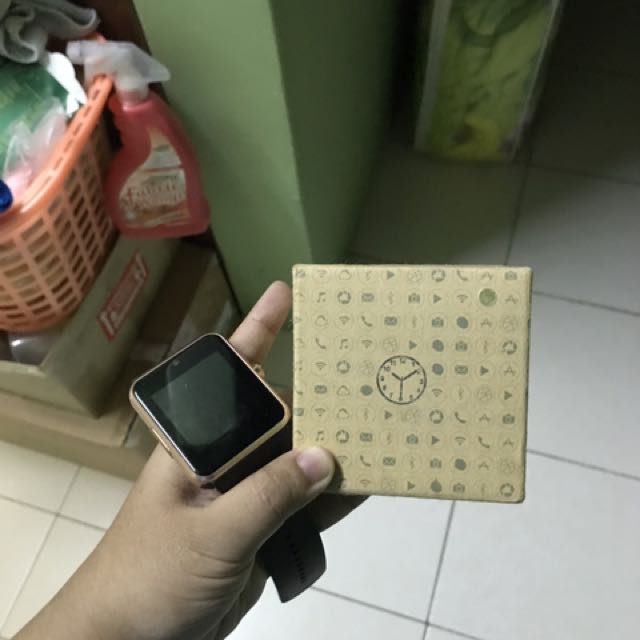 SMARTWATCH GT08 Gold Colour Mobile Phones Gadgets Mobile