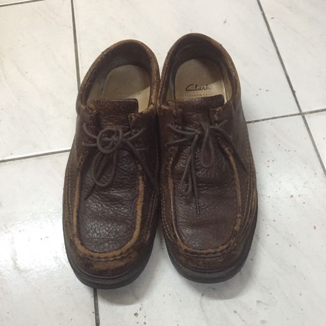 clarks, Men's Fashion, Footwear, Casual shoes on Carousell