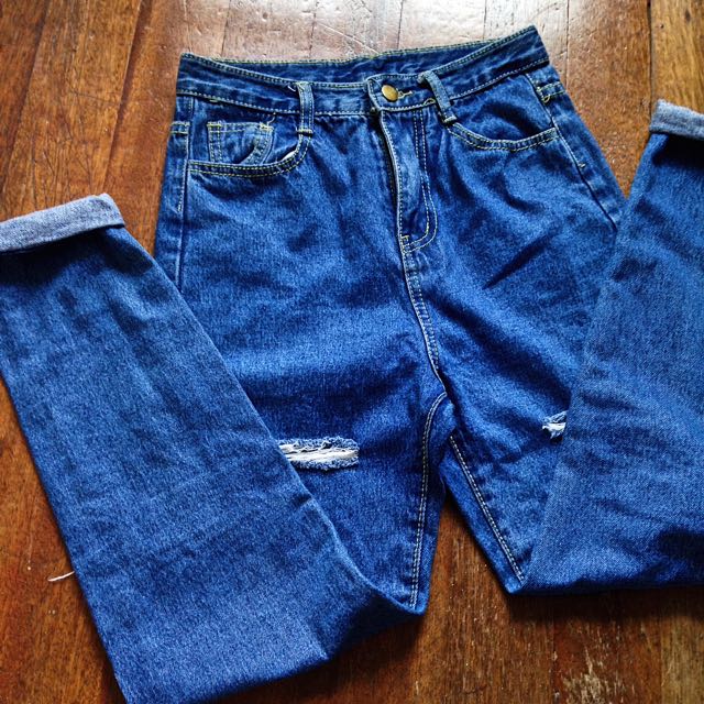 mom jeans (never used) (Category: Jeans) located in Quezon City. Submitted by staples_ (Listing ID 121246416, Image 2). Description: .