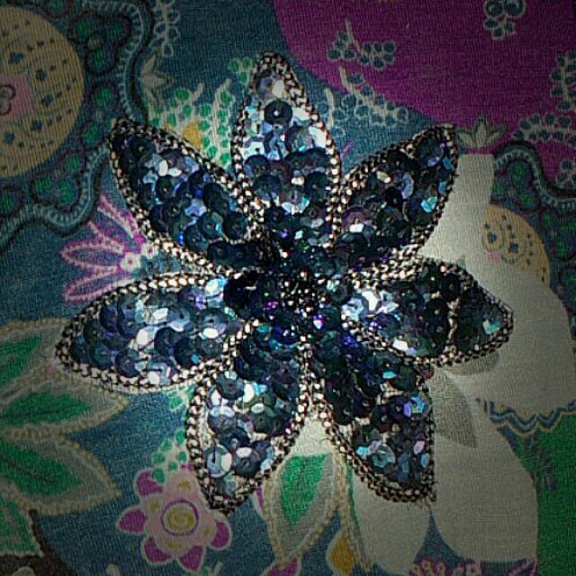 Sequined Black Flower Sew-On Embellishment (Category: Handmade Craft) located in Cebu City. Submitted by pumpernickelbread (Listing ID 121309574, Image 1). Description: .