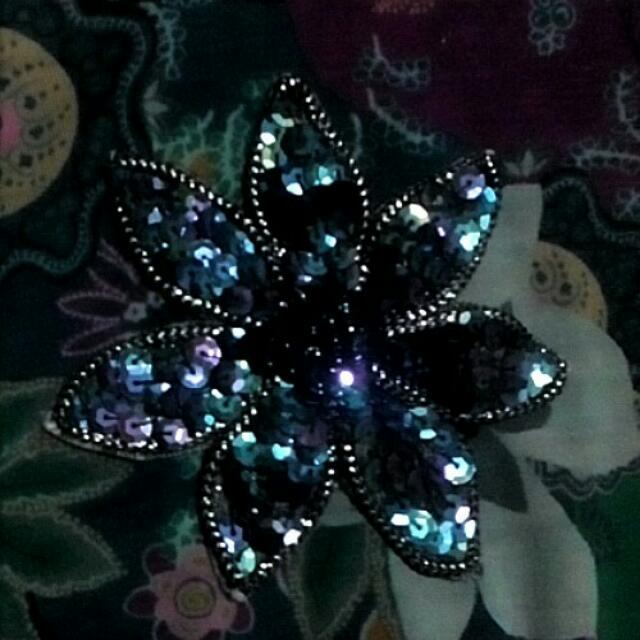 Sequined Black Flower Sew-On Embellishment (Category: Handmade Craft) located in Cebu City. Submitted by pumpernickelbread (Listing ID 121309574, Image 2). Description: .
