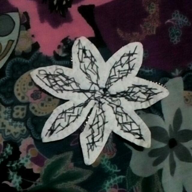 Sequined Black Flower Sew-On Embellishment (Category: Handmade Craft) located in Cebu City. Submitted by pumpernickelbread (Listing ID 121309574, Image 3). Description: .