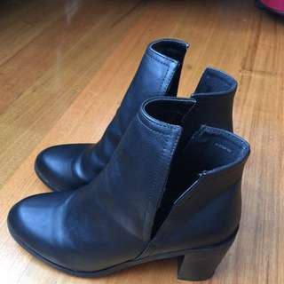 Rubi Black Boots Sz 39