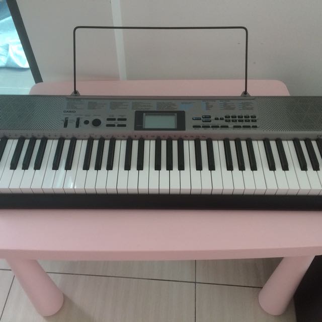 Casio Electronic Keyboard CTK1300 61 Fullsized Keys, Hobbies & Toys