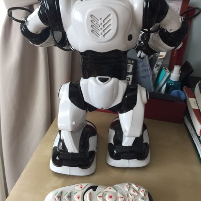 Mini RoboSapien v1, Hobbies & Toys, Toys & Games on Carousell