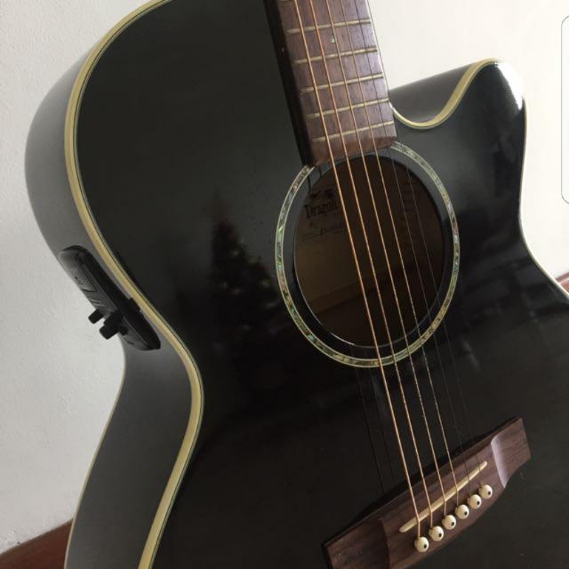 Takamine D Series Acoustic Guitar With Electric Pickup, Hobbies & Toys