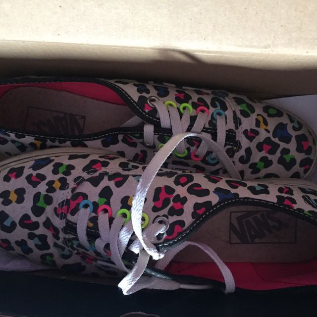 vans authentic lo pro leopard