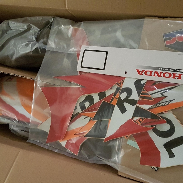 Honda Dash 110 Repsol Edition Original Coverset Auto Accessories On Carousell