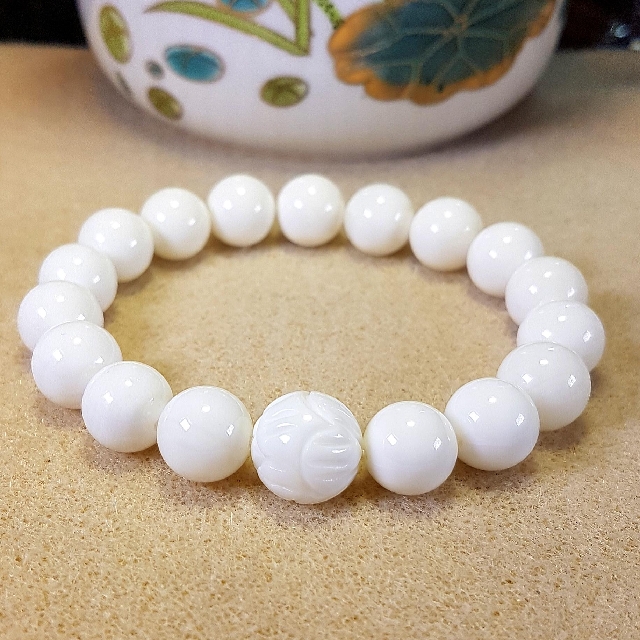 Giant Clam Shell bracelet Natural Crystal Men s Fashion Watches Accessories Jewelry on Carousell