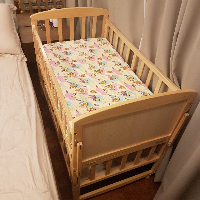 baby cot for small room