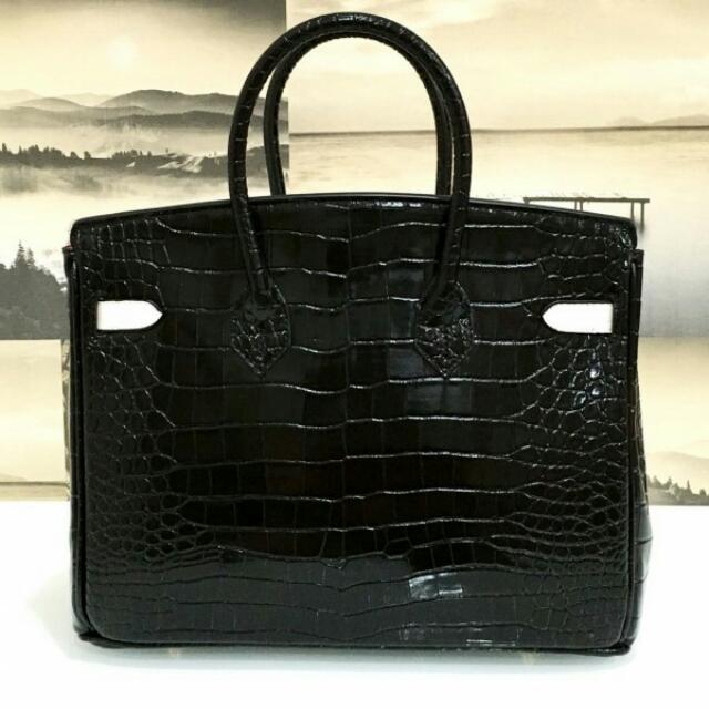 Wow, Tas Hermes yang Terbuat dari Kulit Buaya Afrika Ini Terjual Rp 4,4 M