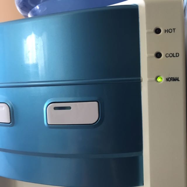 Water Dispenser (Category: Water Purifiers & Dispensers) located in Makati City. Submitted by prettybess (Listing ID 121569422, Image 3). Description: .