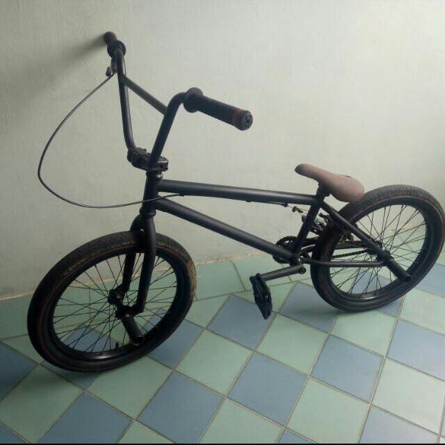 WeThePeople Justice Black And Red BMX Bicycle. Sports Equipment