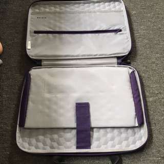 Belkin Computer Case / Purple Includes Carry Strape