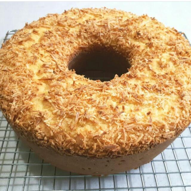 Bolu Tape Keju Makanan Minuman Kue Kue Di Carousell