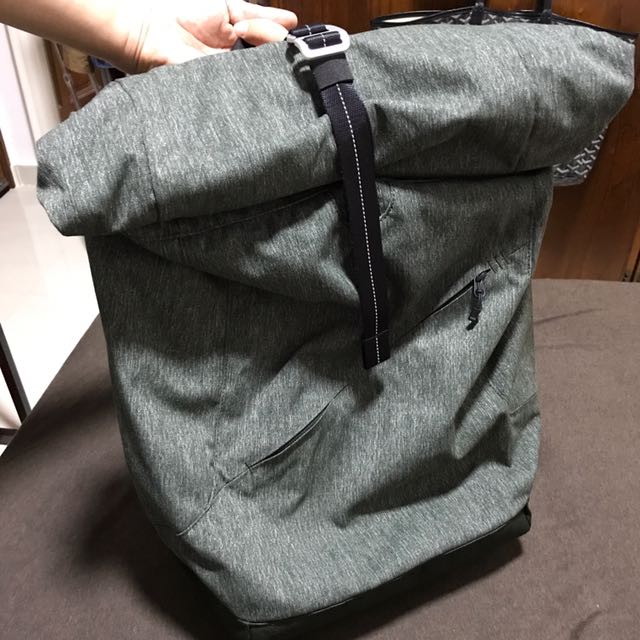 green lululemon backpack