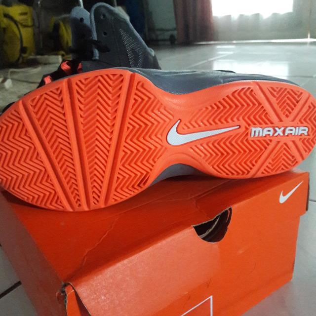 Sepatu Basket Nike Air Max Stutter Step 