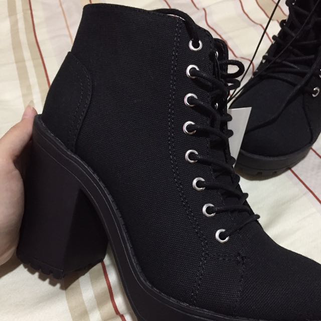 sepatu heels boots