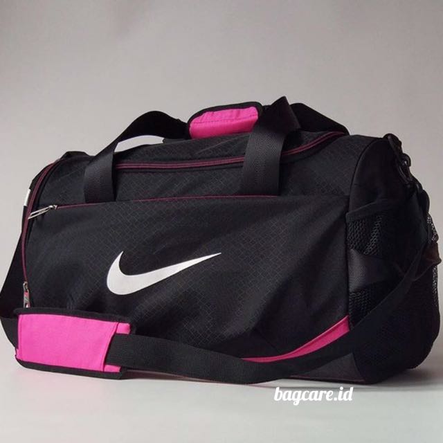 Jual TAS TRAINING Pria NIKE Vapor Max Air Duffel Bag Medium Black Volt  Original | Termurah di Indonesia | Ncrsport.com