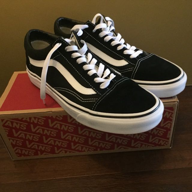 Vans Old Skool B W Men s Fashion Footwear Sneakers on Carousell