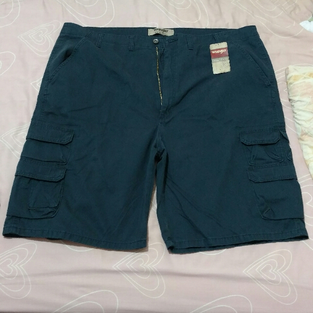 wrangler cargo shorts size 44