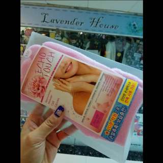 Skin-Friendly Moisturizing Gloves
