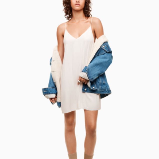 Aritzia vivienne store