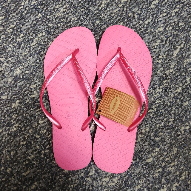 havaianas shocking pink