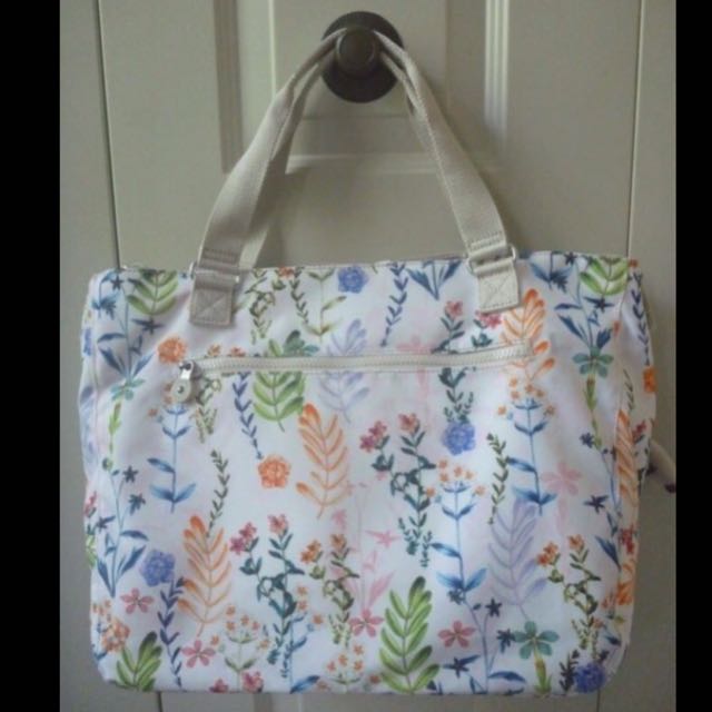 Kipling Maxwell Floral Dreamer