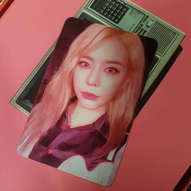 Wtt Snsd Holiday Night Sunny Photocard Hobbies Toys Memorabilia Collectibles K Wave On Carousell