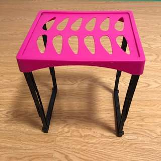 Height Adjustable Locker Stand