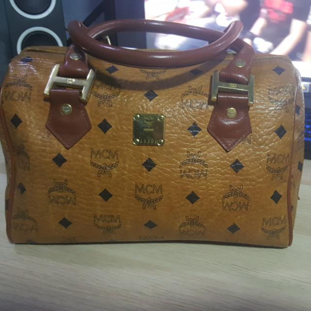 Authentic MCM Aren Crossbody Bag in Visetos, Luxury, Bags & Wallets on  Carousell