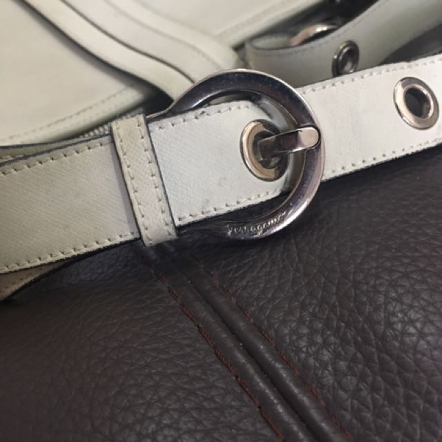 Authentic Salvatore Ferragamo Hobo Bag (Category: Luxury Bags & Wallets) located in Manila. Submitted by stealsfrommycloset (Listing ID 122216449, Image 2). Description: .