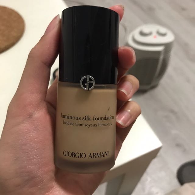 armani luminous silk foundation shade 4