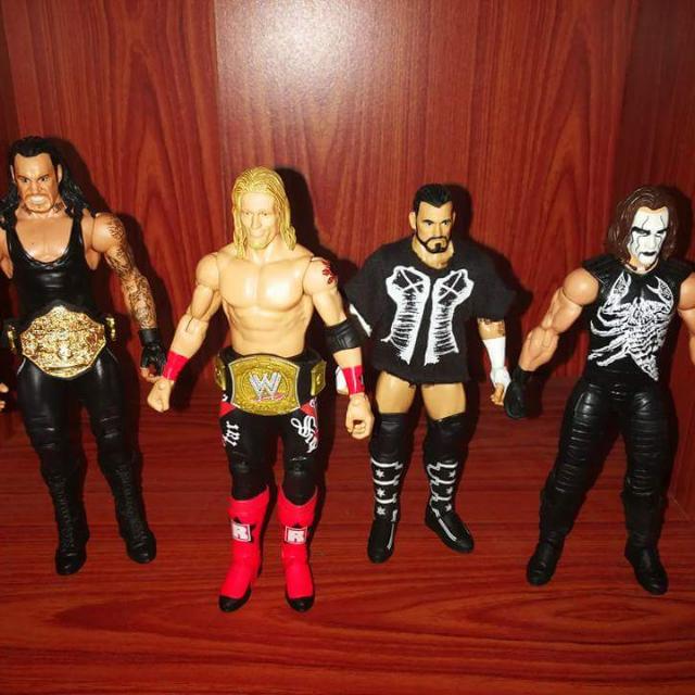Set Of 4 Second Hand Wwe Action Figures Toys Games Other Toys