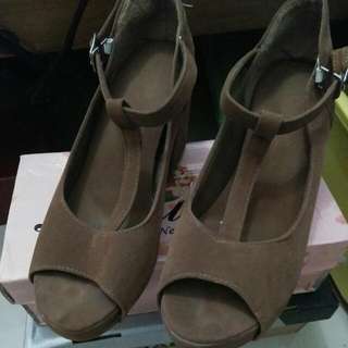 Wedges Brown