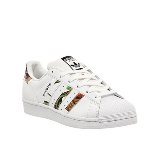 Adidas Superstar 1 White Floral Print W, Women's Fashion, Shoes on Carousell