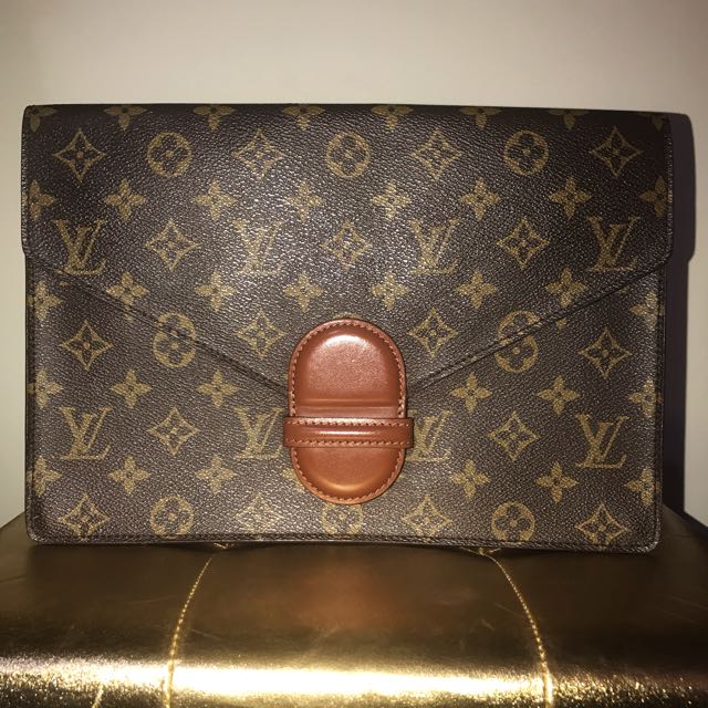 100% Authentic Louis Vuitton Outdoor Sling Bag Taigarama, Luxury, Bags &  Wallets on Carousell