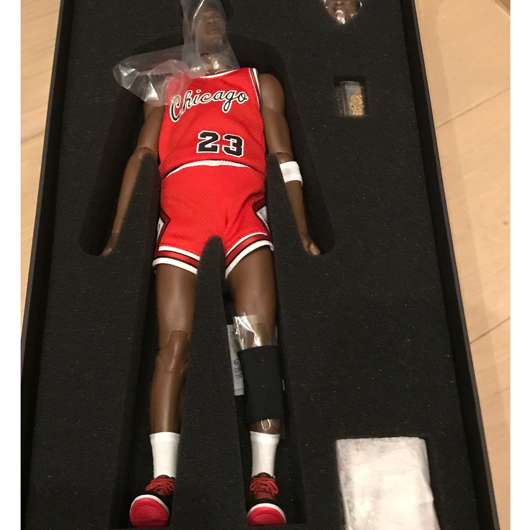 全新Enterbay Michael Jordan 1:6 Michael Jordan (Rookie) Limited