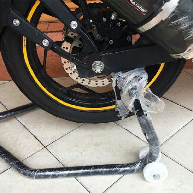 dominar paddock stand