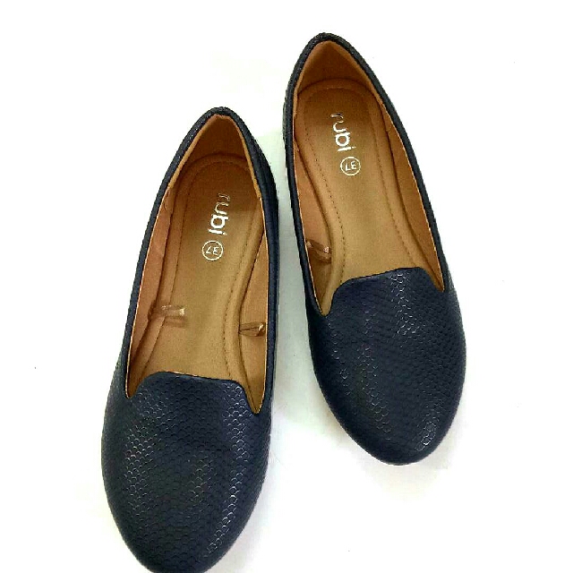 Rubi Sophia Flats, Women's Fashion, Footwear, Flats on Carousell