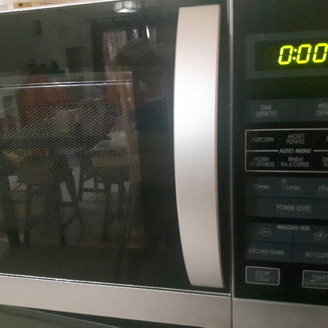 Sharp Microwave Oven R202ZS, TV & Home Appliances, Kitchen Appliances
