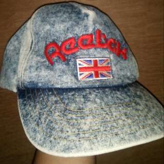 Topi Reebok