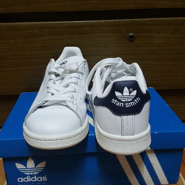 stan smith box