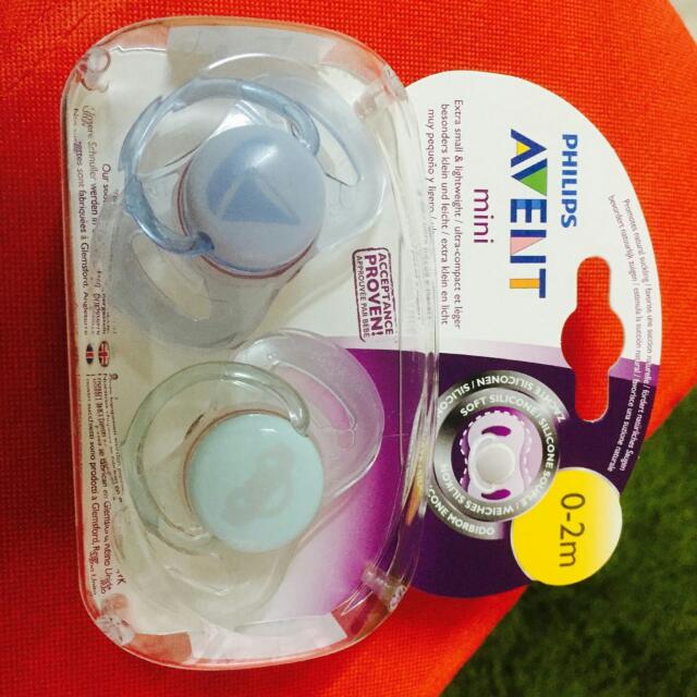 Puting avent store newborn