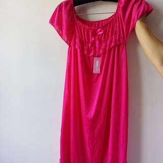 Pink nightgown
$50/1    $90/264239408822531110