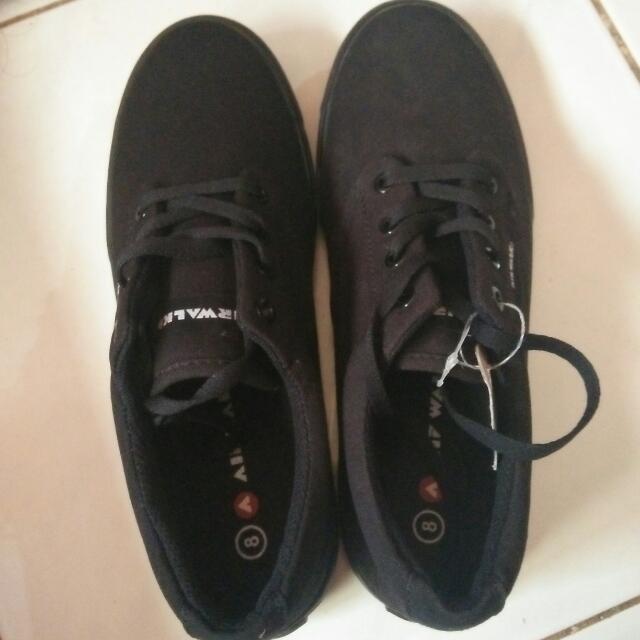 Airwalk full black Clearance