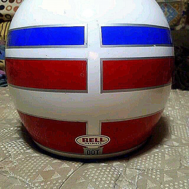 Bell M 2 (Category: Motorcycle Accessories) located in Singapore. Submitted by amirnorton (Listing ID 97364521, Image 3). Description: Bell M 2 fullface helmet. Helmet in good condition only sponge start to wear off.Size M or 59cm.